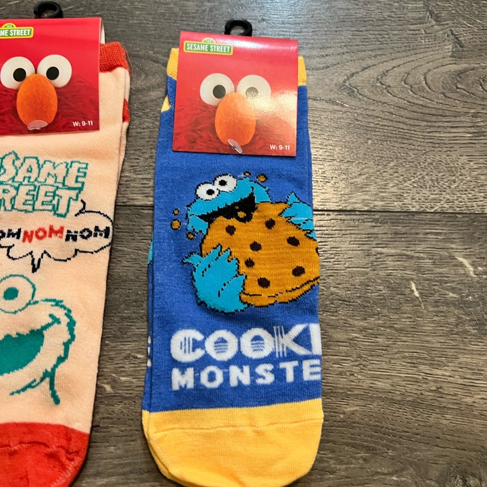 Set of 2 PRS of Sesame Street Ankle High Socks SZ 9-11 NEW - Picture 3 of 4